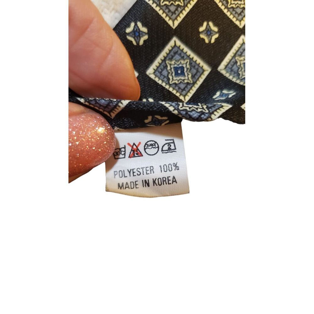 New Noble MEN'S NECKTIE Black Blue White Geometric 100% Polyester Made in‎ Korea - Picture 7 of 10